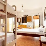 Antonia Rooms Qeparo