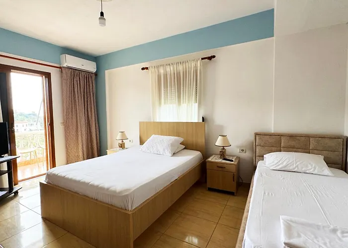 Antonia Rooms Qeparo